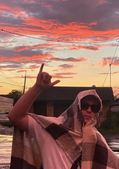 Я Саша, 24, из Охтирка, ищу знакомства без обязательств