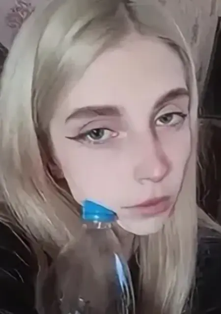 Я Полина, 20, из Алматы, ищу знакомство для открытые отношения