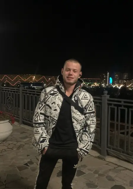 Артём из Энсхеде, ищу на сайте постоянные отношения