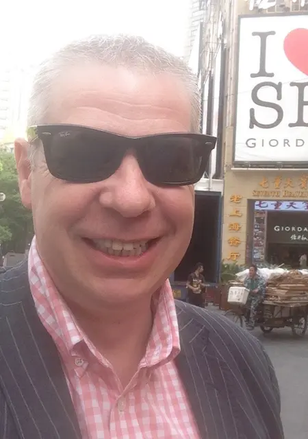 Austin из Лондона, ищу на сайте открытые отношения