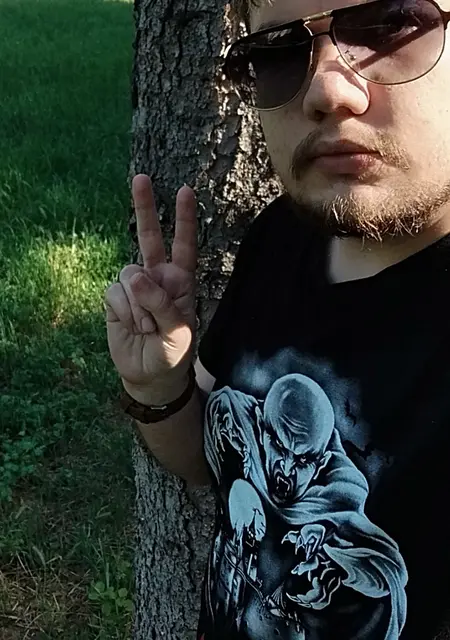 Я Веном Х, 22, знакомлюсь для вирта в Кишинёве