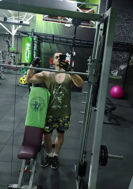 Михайло из Ични, ищу на сайте знакомства на одну ночь