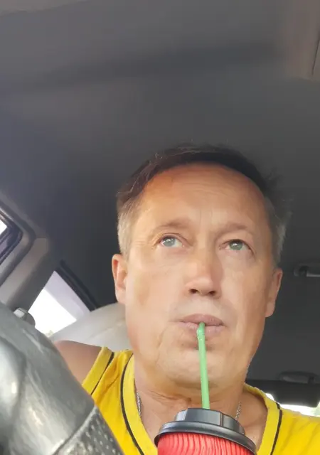 Олег из Кременчуга, мне 53, познакомлюсь без обязательств