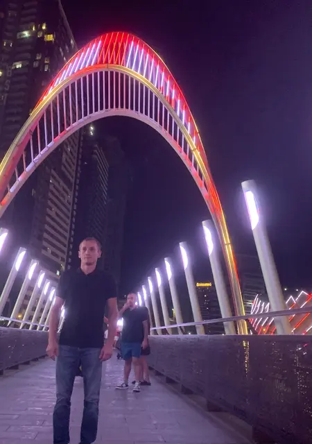 Я Виталий, 30, из Батуми, ищу знакомства на одну ночь