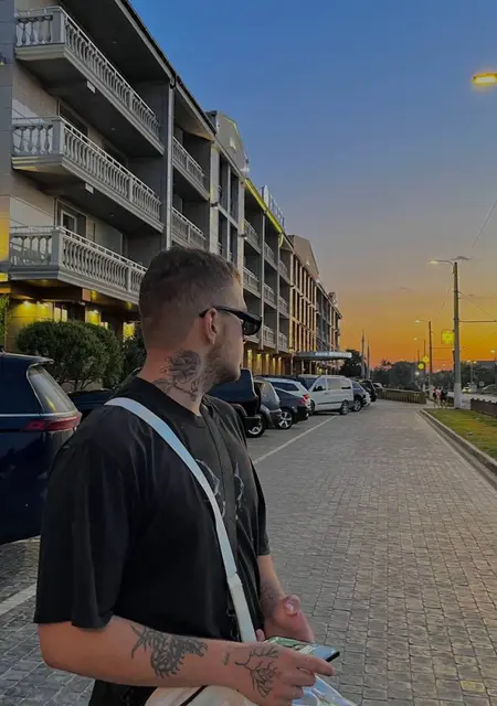 Cursed из Макеевки, ищу на сайте знакомства на одну ночь