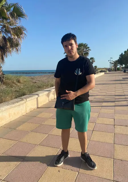 I'm Bybenet, 27 from London, seeking connections for no strings attached