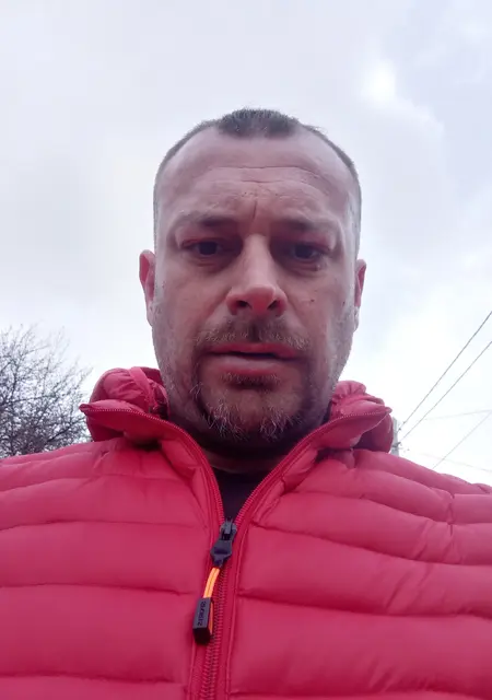 Красный з Чернівців, мені 39 років, познайомлюсь на одну ніч