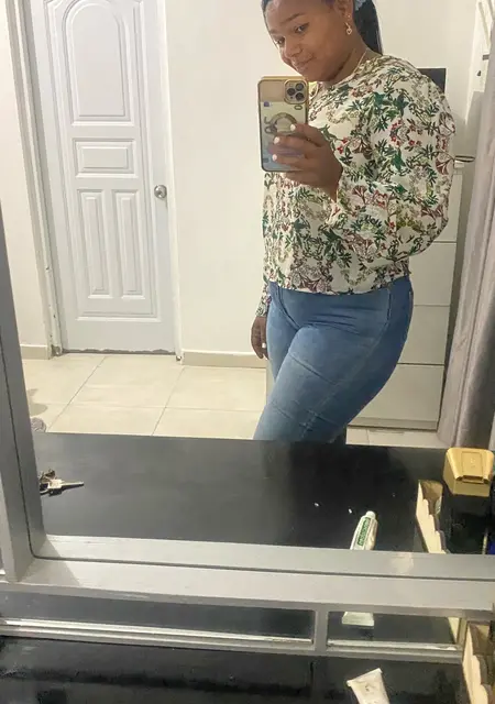 Iris из Сан-Педро-де-Макорис, мне 38, познакомлюсь для общения