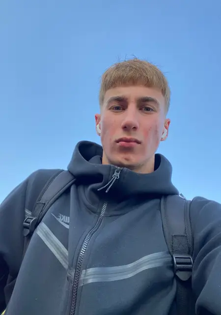 Вася з Мукачева, мені 20 років, познайомлюсь на одну ніч