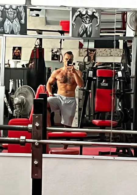 Лука из Самовавшего, мне 28, познакомлюсь для совместных путешествий