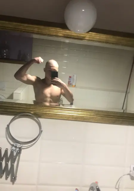 Я Samuel, 19, из Брно, ищу знакомства без обязательств