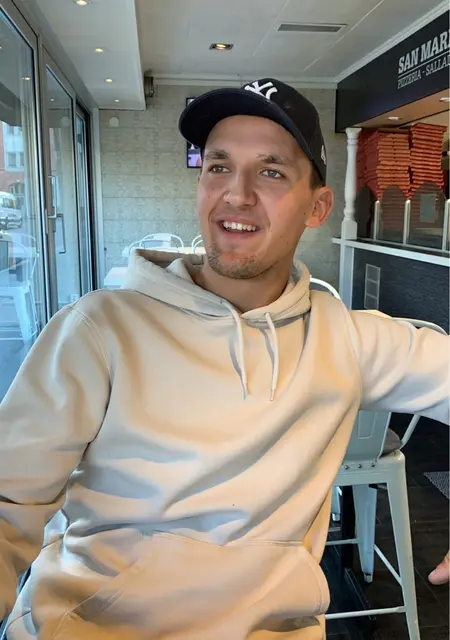 Я Pettan, 27, знакомлюсь без обязательств в Йёнчёпинге