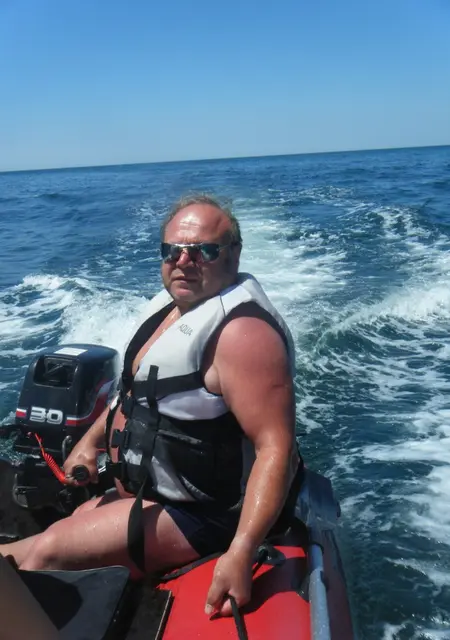 Я Алик, 60, из Одессы, ищу знакомства без обязательств