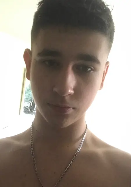 Даниил из Кременчуга, мне 22, познакомлюсь для постоянных отношений