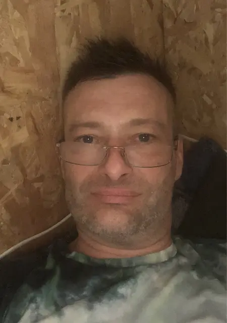 Я Alex, 47 років з Житомира, шукаю знайомства без зобов'язань