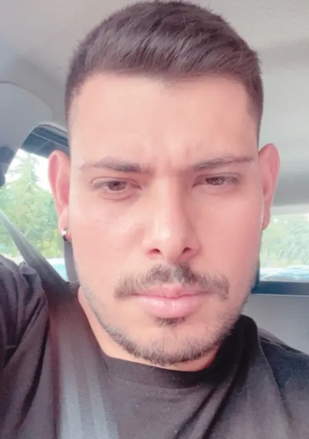 Anil из Измира, мне 26, познакомлюсь для дружбы