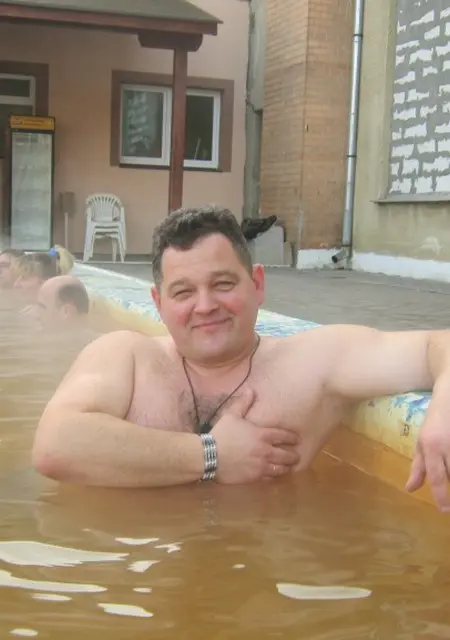 Юрий з Рівного, мені 52 років, познайомлюсь для приємного проведення часу