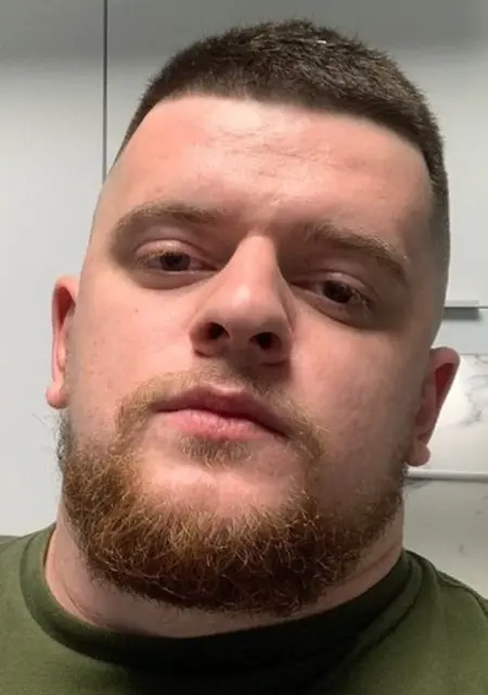 Влад з Горлівки, мені 32 років, познайомлюсь для вірт