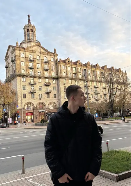 Я Владислав, 19, знакомлюсь без обязательств в Тернополе