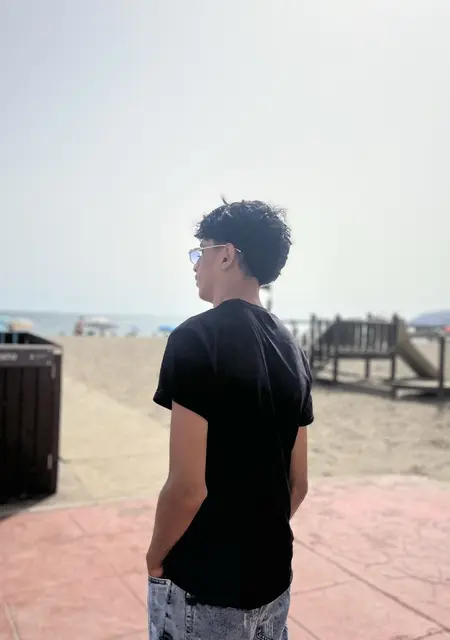 Jammal de Almería, tengo 18 años, listo para conocer para lío de una noche