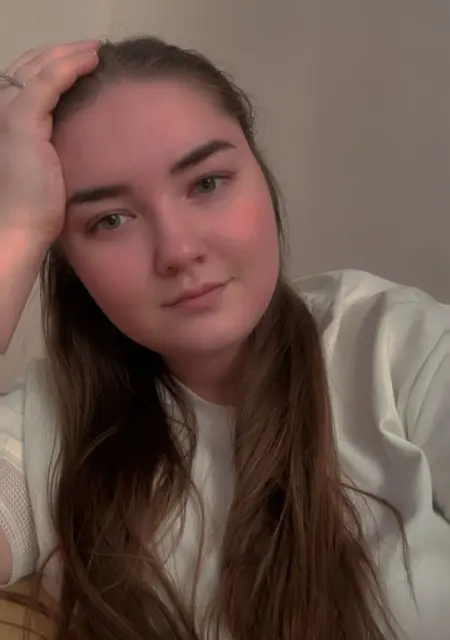 Я Вика, 23, из Гомеля, ищу знакомство для постоянных отношений