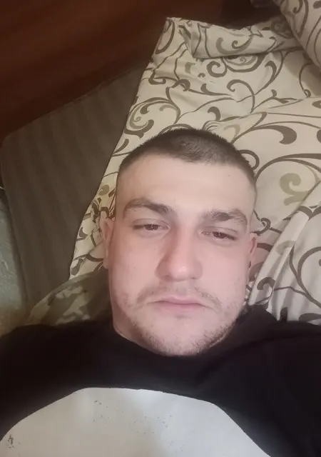 Я Сергей, 30, из Новопскова, ищу знакомства на одну ночь