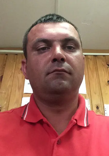 Я Андрей, 43, из Слуцка, ищу знакомства на одну ночь