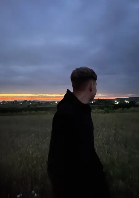 Артем з Рівного, мені 20 років, познайомлюсь на одну ніч