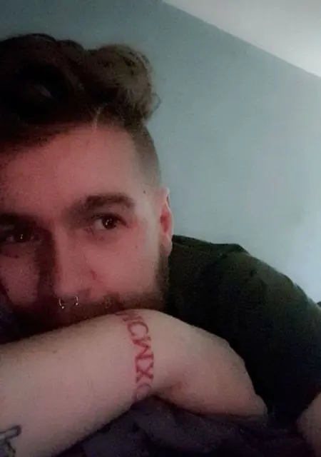 I'm Teej, 30 from London, seeking connections