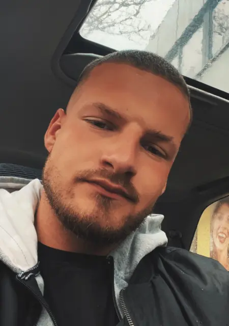 Я Raphael, 28, знакомлюсь для приятного времяпровождения в Франкфурте-на-майне