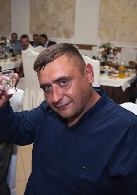 Микола з Чернівців, шукаю на сайті знайомства без зобов'язань