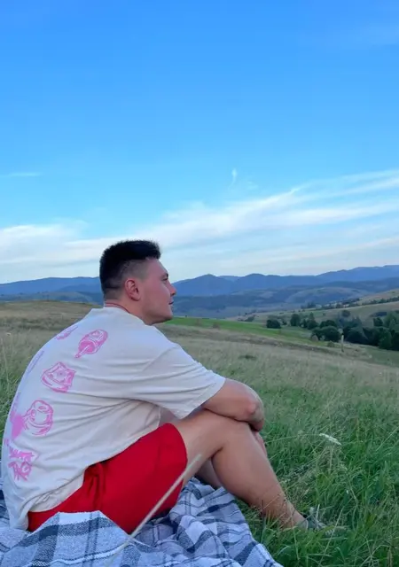 Я Саша, 26 років з Рівного, шукаю знайомства на одну ніч