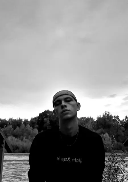 Я Nikita, 21, из Черновцов, ищу знакомство для приятного времяпровождения