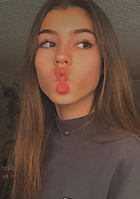 Я Bernadka, 19, знакомлюсь для приятного времяпровождения в Катовице