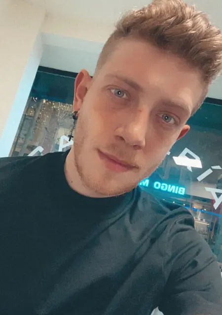 Alex Antal из Мадрида, ищу на сайте знакомства на одну ночь