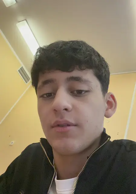 Я Равшан, 21, знакомлюсь на одну ночь в Мадриде