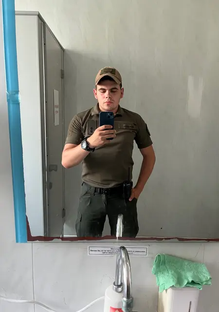 Я Дмитро, 24, знакомлюсь без обязательств в Ужгороде