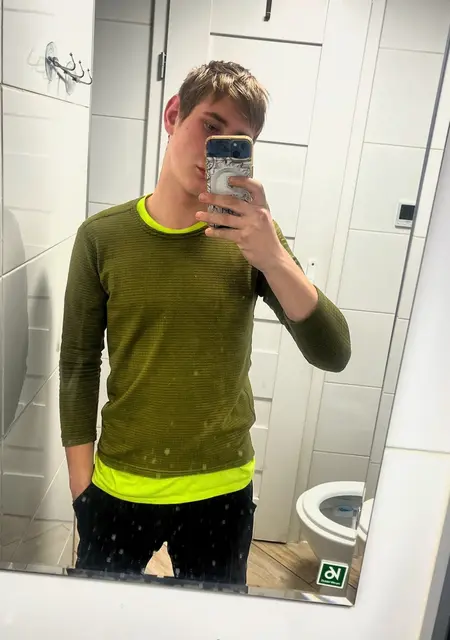 Роман из Варшавы, мне 18, познакомлюсь на одну ночь