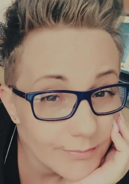 Agata из Варшавы, мне 39, познакомлюсь для приятного времяпровождения