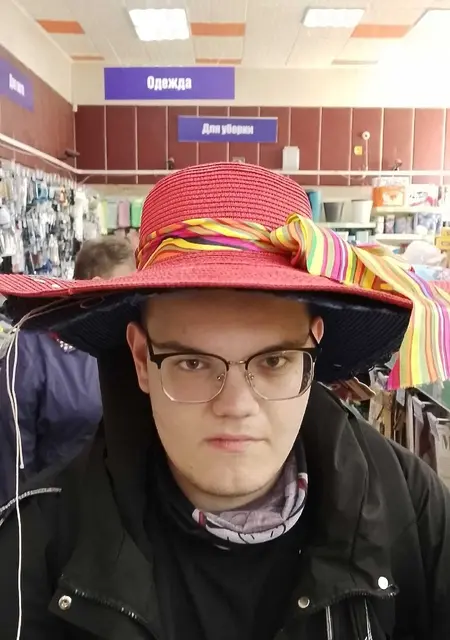 Я Nik, 20, знакомлюсь на одну ночь в Париже