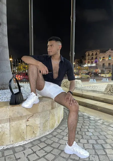 I'm Anbal, 25 from London, seeking connections for long-term