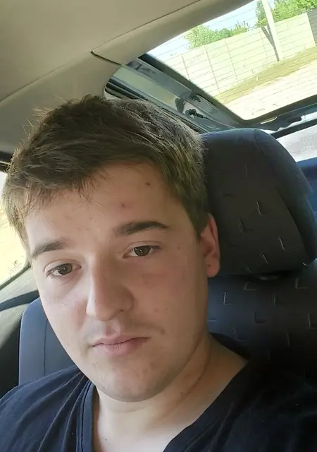 Костянтин з Мелітополя, мені 23 років, познайомлюсь без зобов'язань