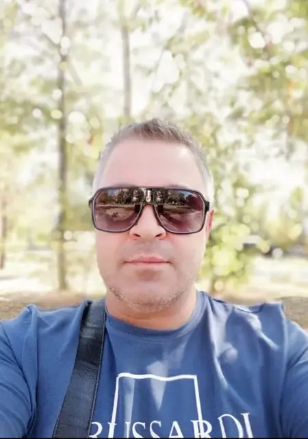 Я Роман, 49, из Донецка, ищу знакомства на одну ночь