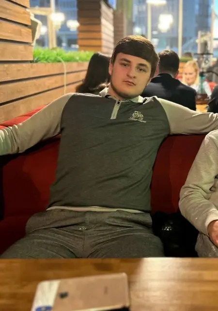 Я Viktor, 23, знакомлюсь для приятного времяпровождения в Ереване