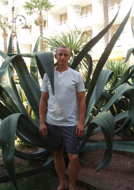 Я Эдик, 46, из Харькова, ищу знакомства без обязательств