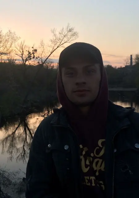 Я Саша, 22, из Каменки, ищу знакомства без обязательств