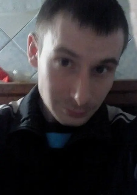 Александр из Новой Каховки, ищу на сайте постоянные отношения