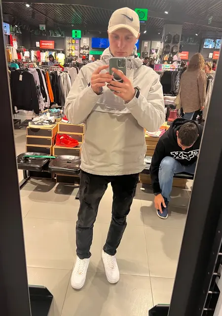 Максим из Донецка, ищу на сайте знакомства на одну ночь