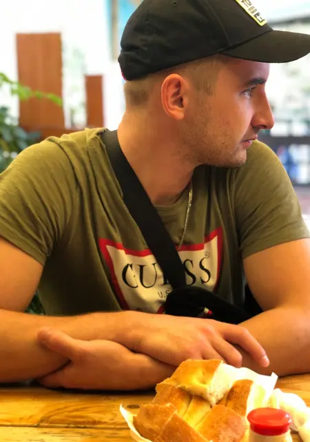 Oleg из Бангкока, ищу на сайте знакомства на одну ночь