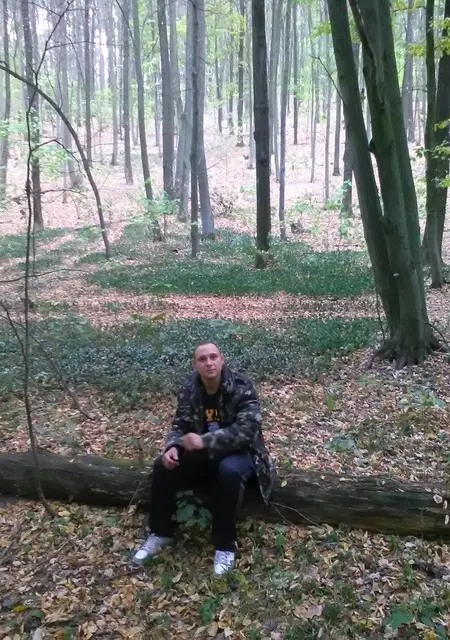 Денис з Черкас, шукаю на сайті знайомства без зобов'язань